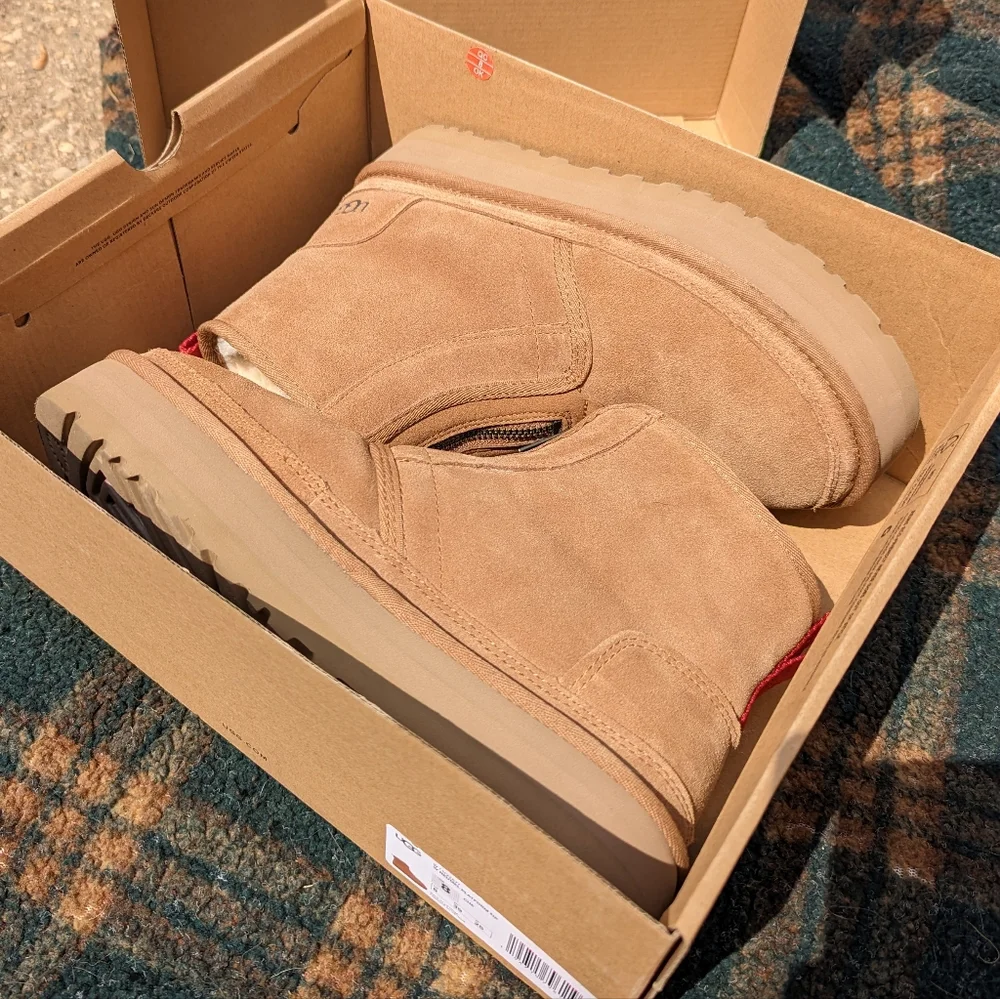 UGG neumel zip boots - Picture 4 of 5